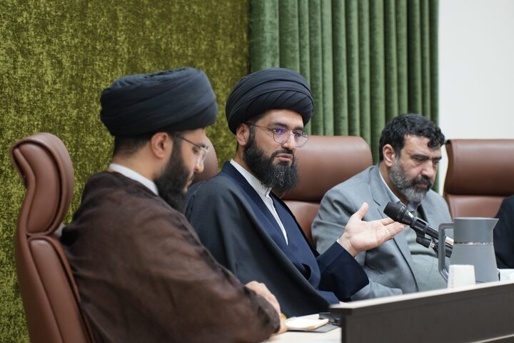 میزگرد علمی «ابعاد فقهی و حقوقی تفکیک اعتراض از اغتشاش» در دانشگاه باقرالعلوم(ع) برگزار شد