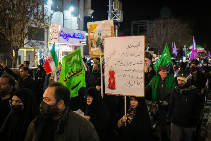 تصاویر/ خروش شبانه مردم قم در حمایت از جمهوری اسلامی