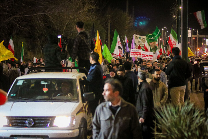 تصاویر/ خروش شبانه مردم قم در حمایت از جمهوری اسلامی