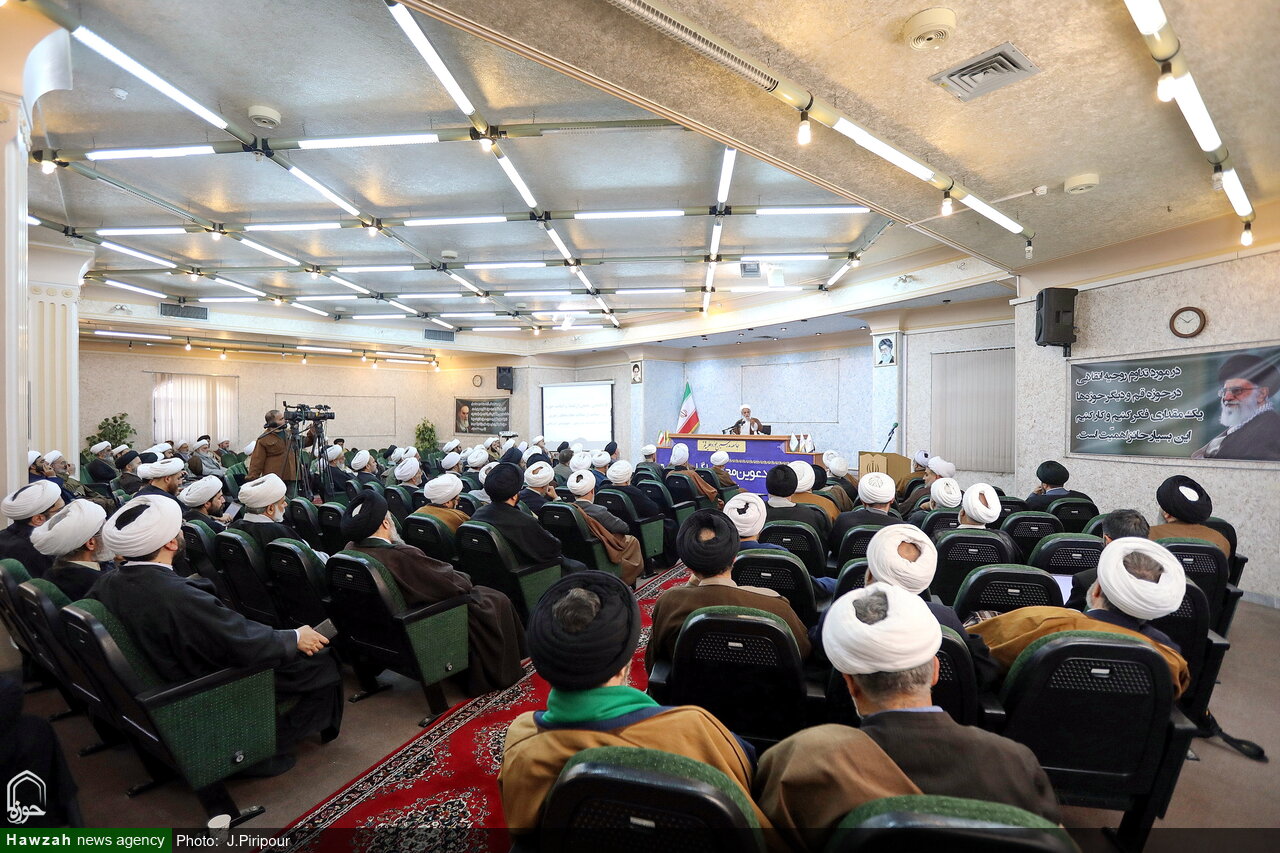 تصاویر/ گردهمایی روحانیون و اساتید حوزه در محکومیت اغتشاشات اخیر کشور