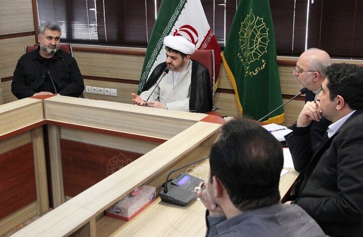 تشییع پیکر ۷ شهید مدافع امنیت بر روی شانه‌های مردم رشت