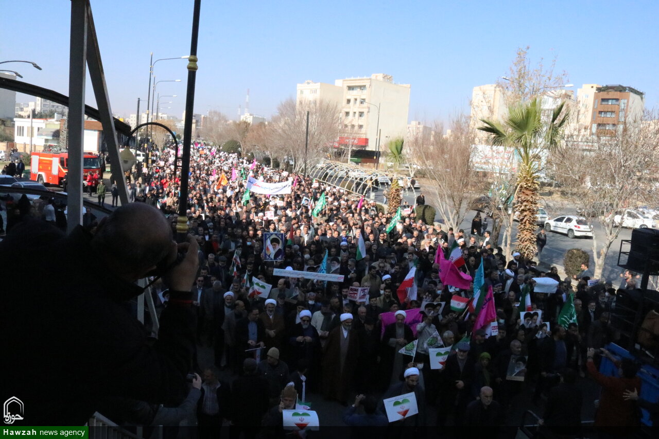 فیلم| راهپیمایی مردم بابصیرت سمنان در دفاع از امنیت ملی ایران