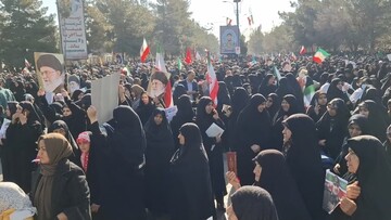 فیلم| خروش مردم کرمان در پاسخ به اغتشاشگران