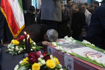 تصاویر/ وداع مردم‌ کرمان‌ با شهید امنیت اَحد زرنگی‌پور