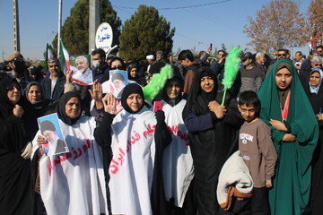 تصاویر/ خروش مردم کرمان در راهپیمایی ۲۲ دی