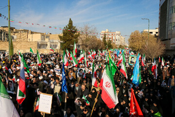 پشتوانه مردمی قوی‌ترین جنگ افزار در حفظ امنیت ملی و ثبات حکومت