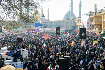 فیلم | راهپیمایی باشکوه قمی‌ها در محکومیت فتنه آمریکایی - صهیونی