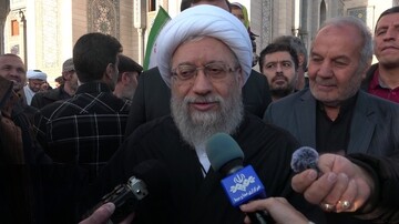 مردم در راه دفاع از انقلاب و وفاداری به رهبرشان ثابت قدم و استوارند