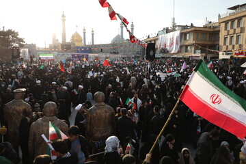 تصاویر/ راهپیمایی باشکوه مردم قم علیه اغتشاشگران