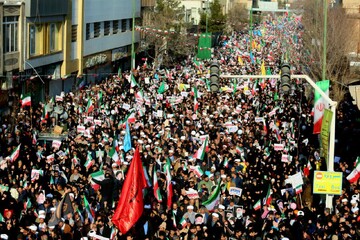 فیلم | تصاویری از خروش حماسی مردم قم علیه تروریست های مسلح
