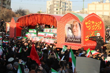 تصاویر / تجمع بزرگ مردمی و تشییع باشکوه لاله‌های خونین امنیت در اصفهان