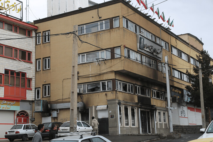 تصاویر / آسیب اغتشاشگران در همدان به اموال عمومی