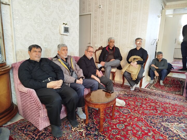 تصاویر / دیدار مدیر حوزه علمیه قزوین با خانواده شهید مدافع امنیت