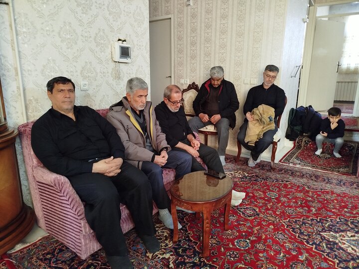 تصاویر / دیدار مدیر حوزه علمیه قزوین با خانواده شهید مدافع امنیت