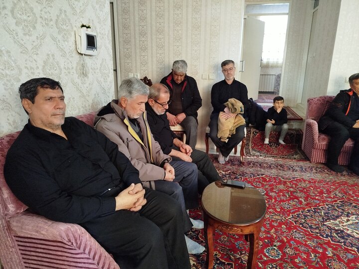 تصاویر / دیدار مدیر حوزه علمیه قزوین با خانواده شهید مدافع امنیت