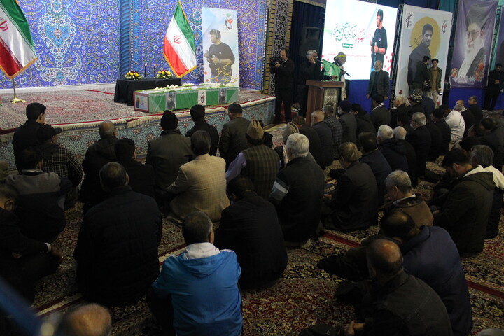 تصاویر/ وداع مردم‌ کرمان‌ با شهید امنیت اَحد زرنگی‌پور