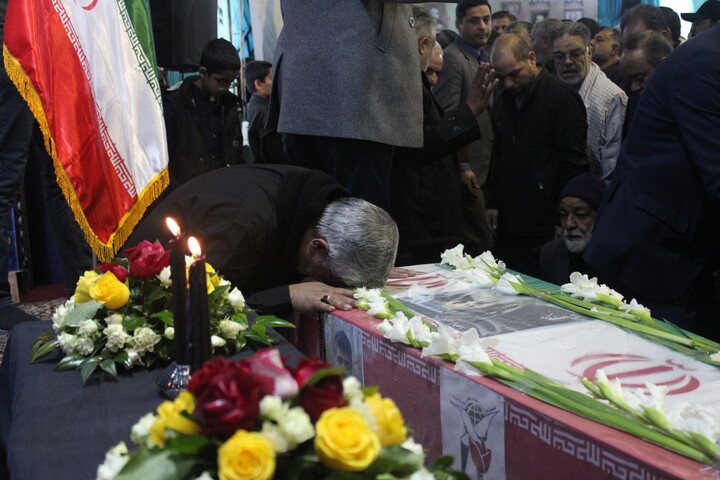 تصاویر/ وداع مردم‌ کرمان‌ با شهید امنیت اَحد زرنگی‌پور