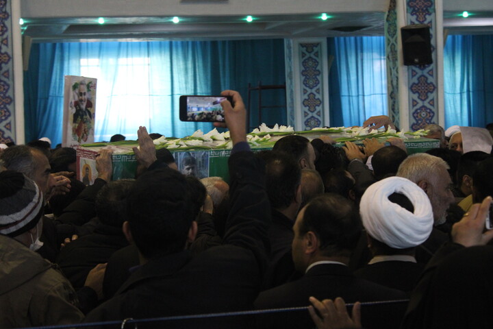 تصاویر/ وداع مردم‌ کرمان‌ با شهید امنیت اَحد زرنگی‌پور