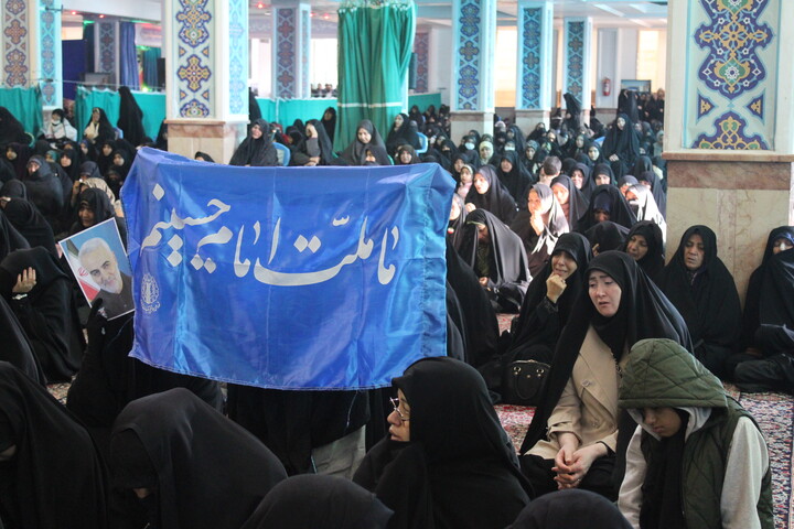 تصاویر/ وداع مردم‌ کرمان‌ با شهید امنیت اَحد زرنگی‌پور