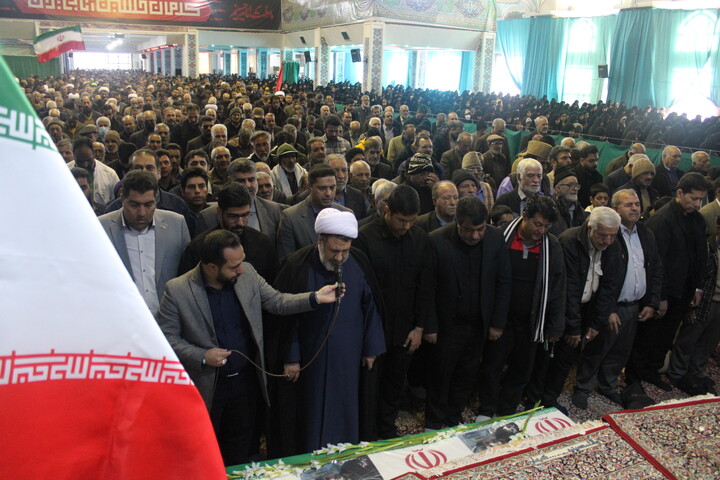 تصاویر/ وداع مردم‌ کرمان‌ با شهید امنیت اَحد زرنگی‌پور