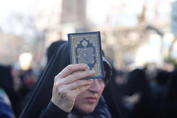 تصاویر/اجتماع مردم غیور سنندج  در محکومیت اغتشاشات اخیر