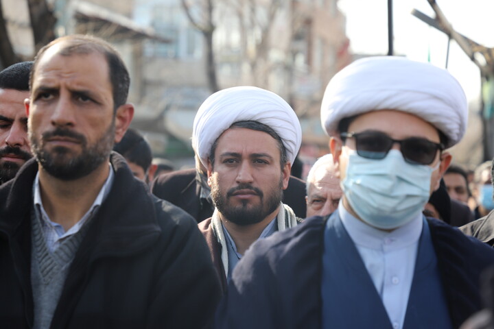 تصاویر/اجتماع مردم غیور سنندج  در محکومیت اغتشاشات اخیر