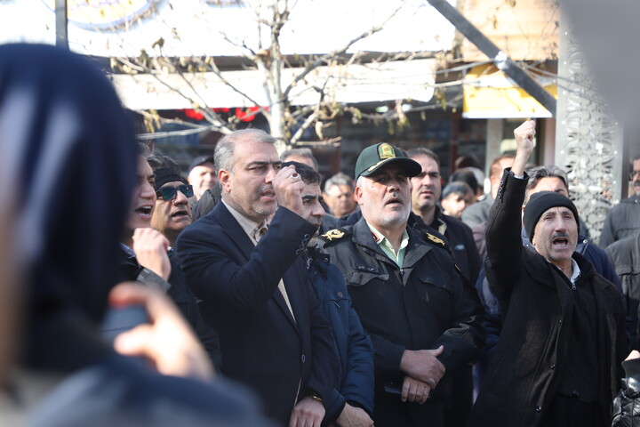 تصاویر/اجتماع مردم غیور سنندج  در محکومیت اغتشاشات اخیر