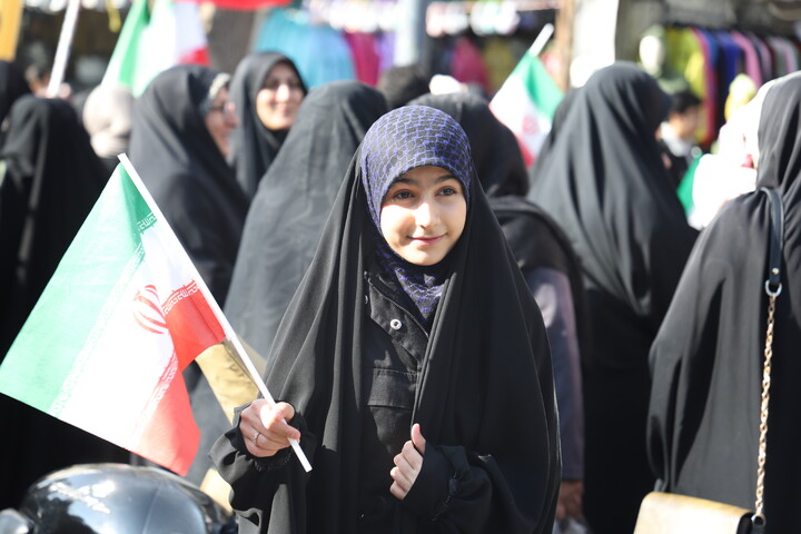 تصاویر/اجتماع مردم غیور سنندج  در محکومیت اغتشاشات اخیر