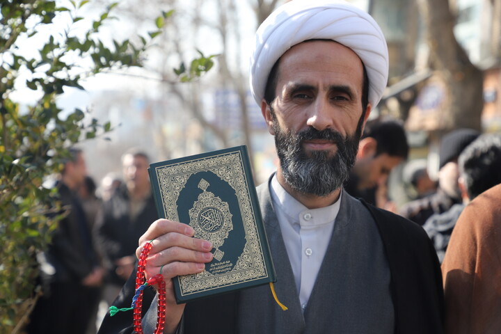 تصاویر/اجتماع مردم غیور سنندج  در محکومیت اغتشاشات اخیر