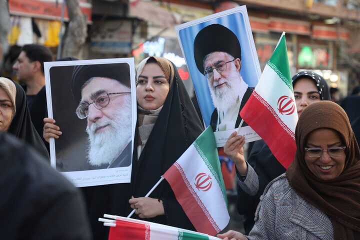 تصاویر/اجتماع مردم غیور سنندج  در محکومیت اغتشاشات اخیر