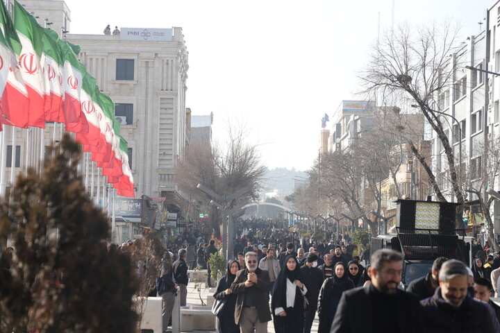 تصاویر/اجتماع مردم غیور سنندج  در محکومیت اغتشاشات اخیر
