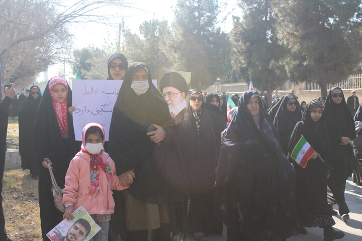 تصاویر/ خروش مردم کرمان در راهپیمایی ۲۲ دی