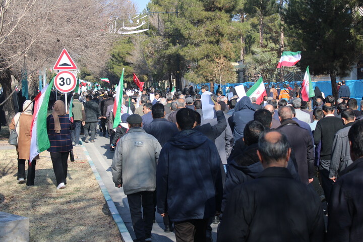 تصاویر/ خروش مردم کرمان در راهپیمایی ۲۲ دی