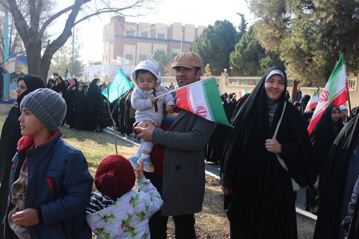 تصاویر/ خروش مردم کرمان در راهپیمایی ۲۲ دی