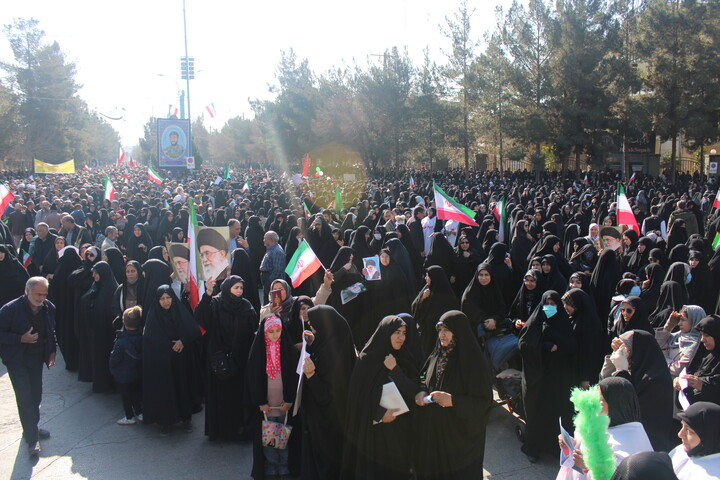 تصاویر/ خروش مردم کرمان در راهپیمایی ۲۲ دی