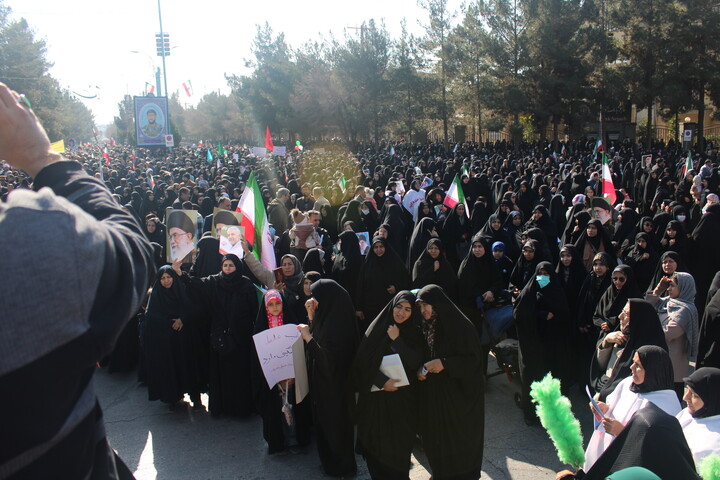 تصاویر/ خروش مردم کرمان در راهپیمایی ۲۲ دی