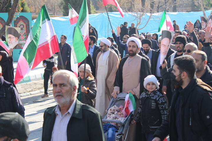 تصاویر/ خروش مردم کرمان در راهپیمایی ۲۲ دی