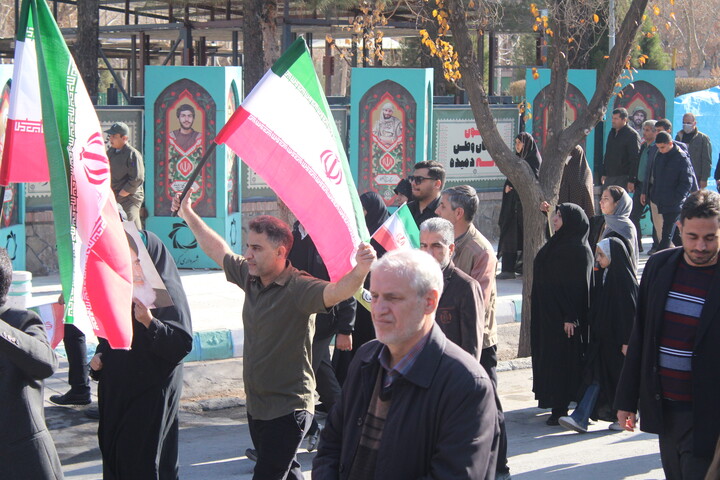 تصاویر/ خروش مردم کرمان در راهپیمایی ۲۲ دی