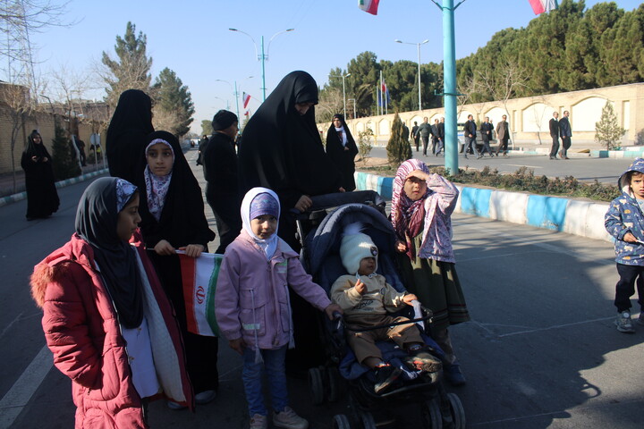 تصاویر/ خروش مردم کرمان در راهپیمایی ۲۲ دی