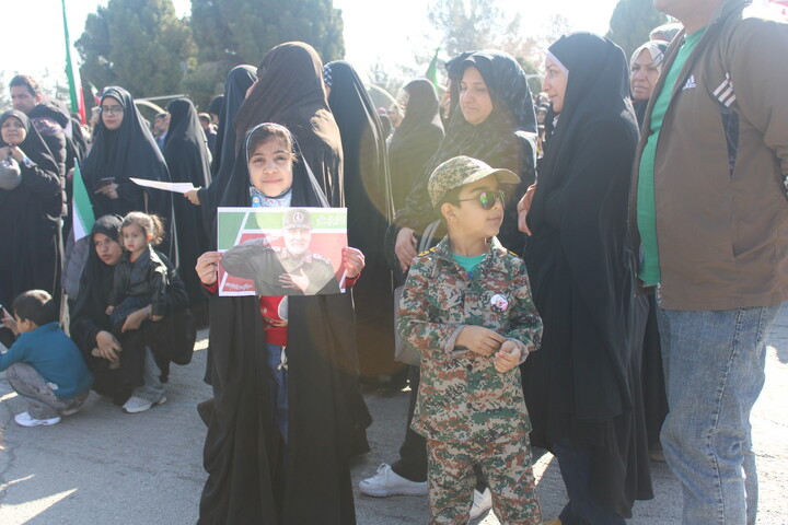 تصاویر/ خروش مردم کرمان در راهپیمایی ۲۲ دی