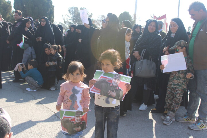 تصاویر/ خروش مردم کرمان در راهپیمایی ۲۲ دی