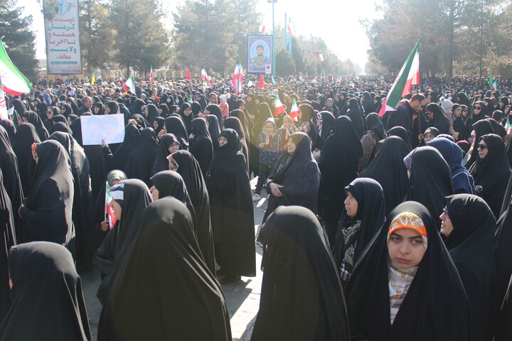 تصاویر/ خروش مردم کرمان در راهپیمایی ۲۲ دی