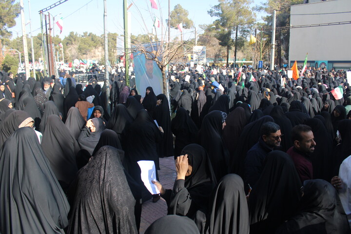 تصاویر/ خروش مردم کرمان در راهپیمایی ۲۲ دی