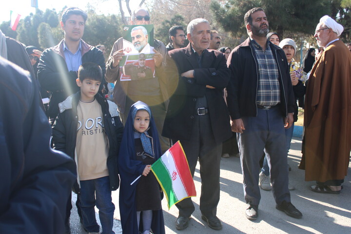 تصاویر/ خروش مردم کرمان در راهپیمایی ۲۲ دی