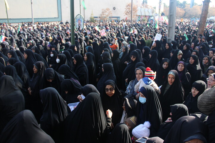 تصاویر/ خروش مردم کرمان در راهپیمایی ۲۲ دی