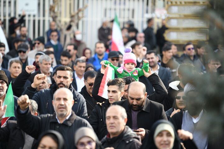 تصاویر/ تجمع و راهپیمایی مردم ارومیه در حمایت از جمهوری اسلامی ایران