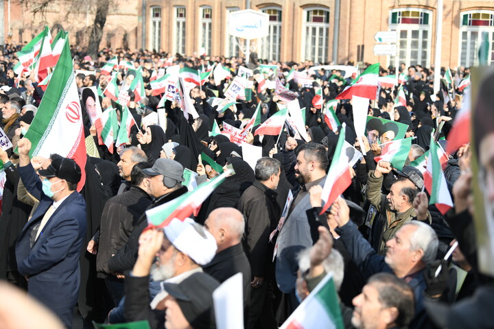 تصاویر/ تجمع و راهپیمایی مردم ارومیه در حمایت از جمهوری اسلامی ایران