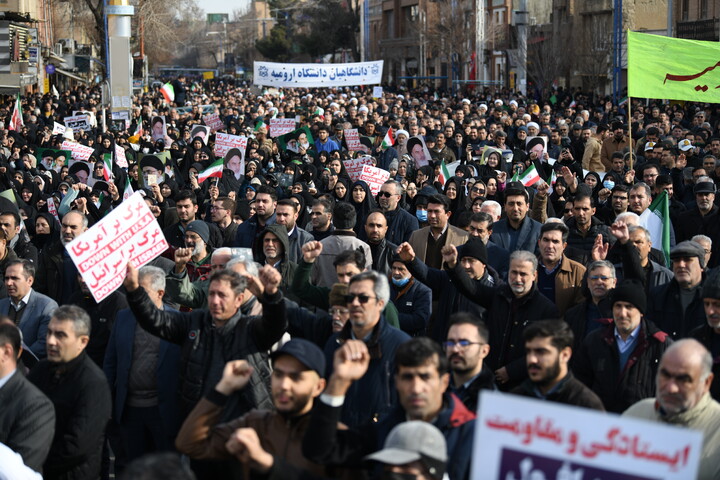 تصاویر/ تجمع و راهپیمایی مردم ارومیه در حمایت از جمهوری اسلامی ایران