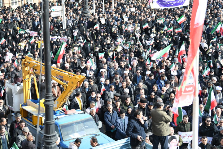 تصاویر/ تجمع و راهپیمایی مردم ارومیه در حمایت از جمهوری اسلامی ایران