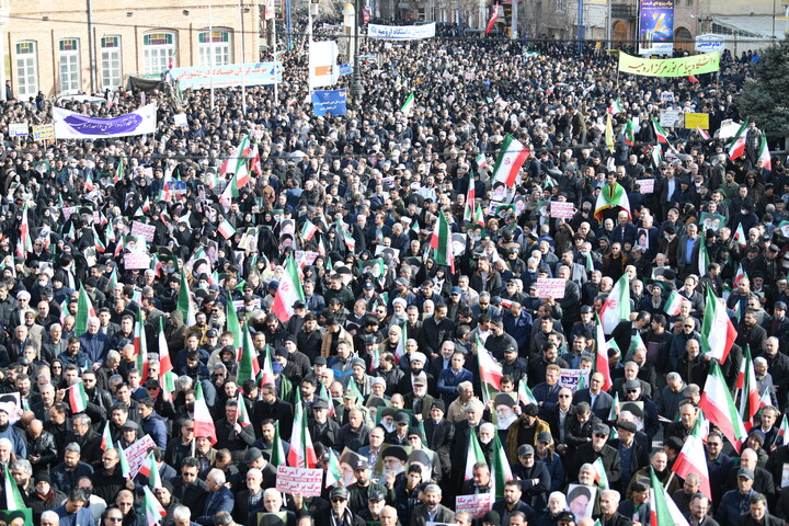 تصاویر/ تجمع و راهپیمایی مردم ارومیه در حمایت از جمهوری اسلامی ایران